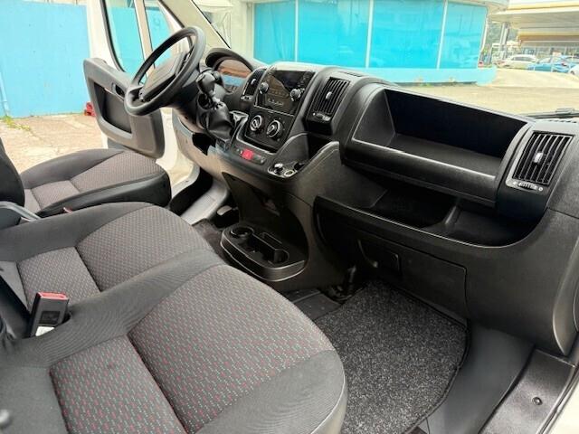 Peugeot Boxer 2.2 Hdi 140cv allestito store van