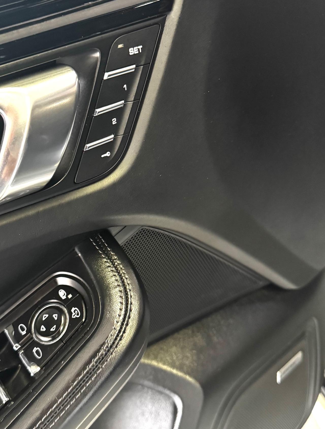 PORSCHE MACAN TURBO 441CV WRAP GRIGIO TETTO OK PERMUTE GARANZIA 2 ANNI