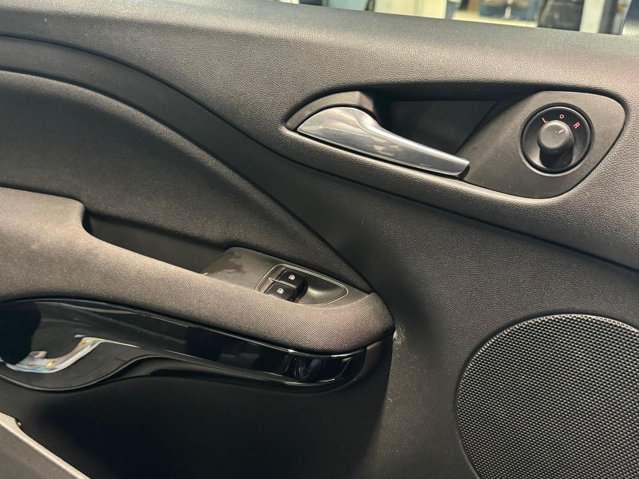 Opel Adam 1.2 70 CV Glam