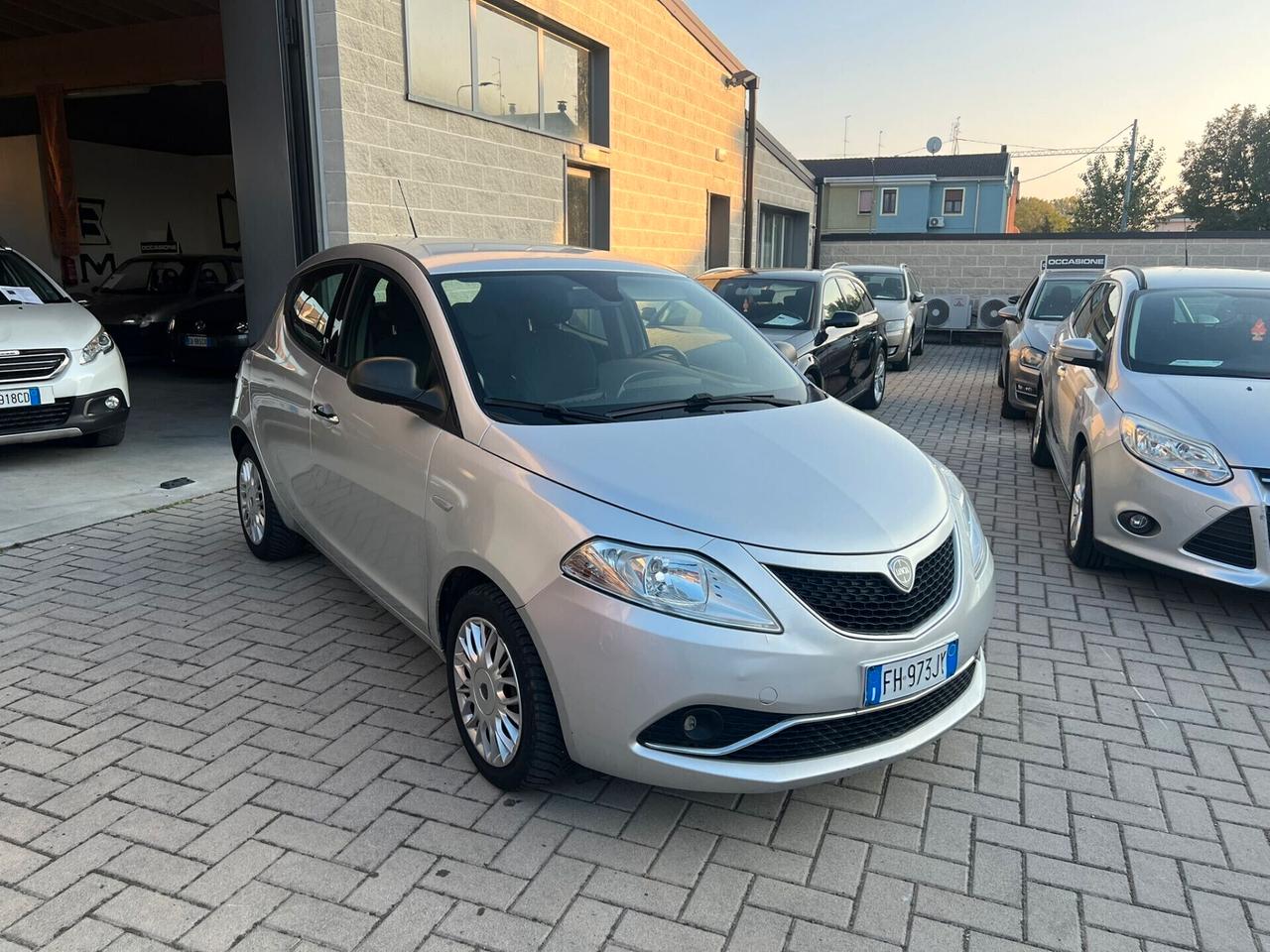 Lancia Ypsilon 1.2 69 CV 5 porte Platinum
