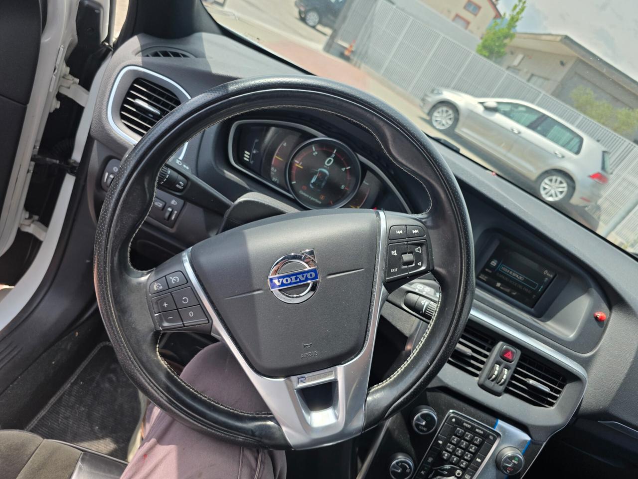 Volvo V40 D2 1.6 R-design Kinetic
