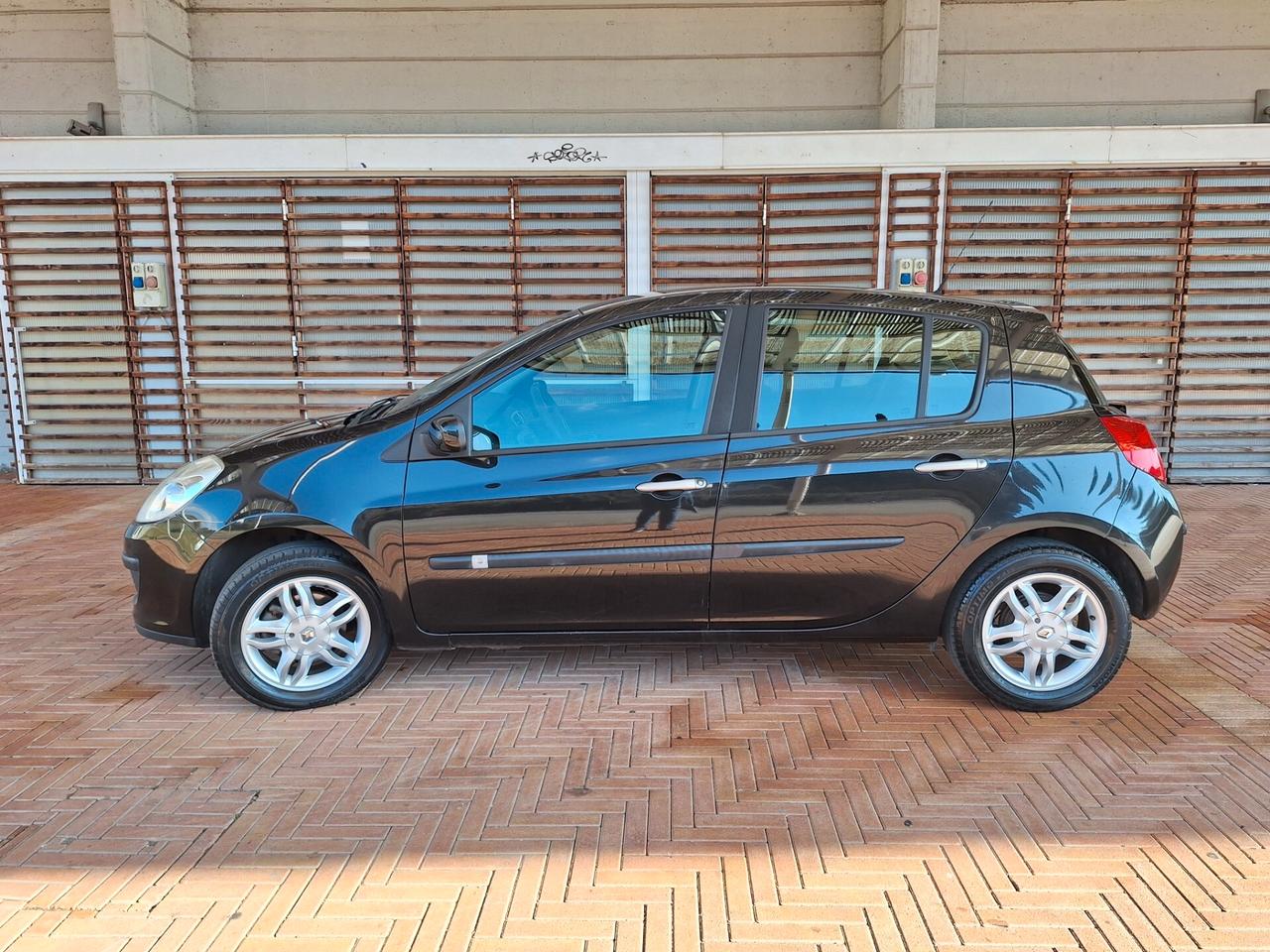 Renault Clio 1.2 16V 5 porte Dynamique