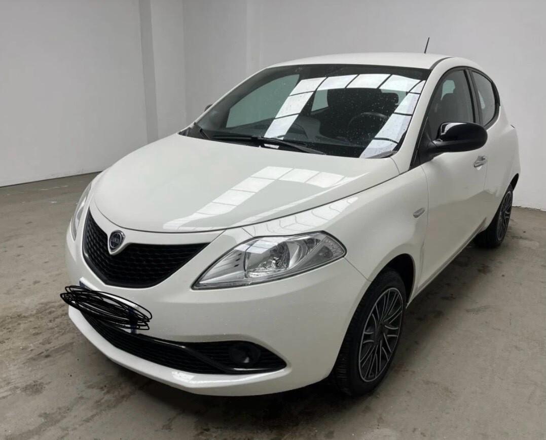 Lancia Ypsilon 1.2 69 CV 5 porte S&S Gold