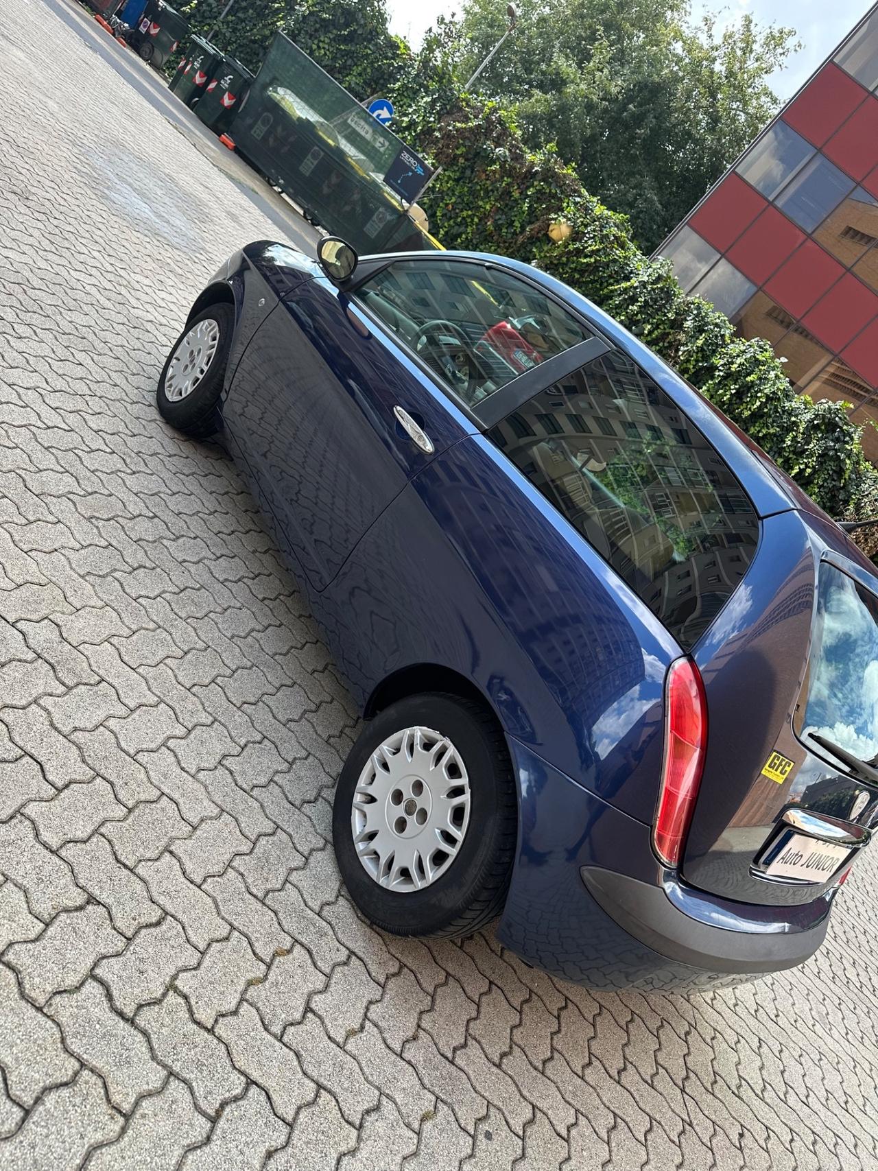 Lancia Ypsilon 1.3 MJT 90 CV Platino