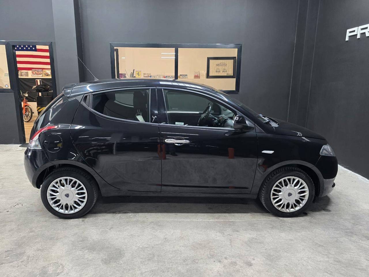 Lancia Ypsilon SeS Silver