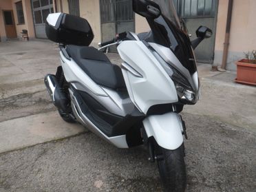 HONDA FORZA 300 ABS DELUXE