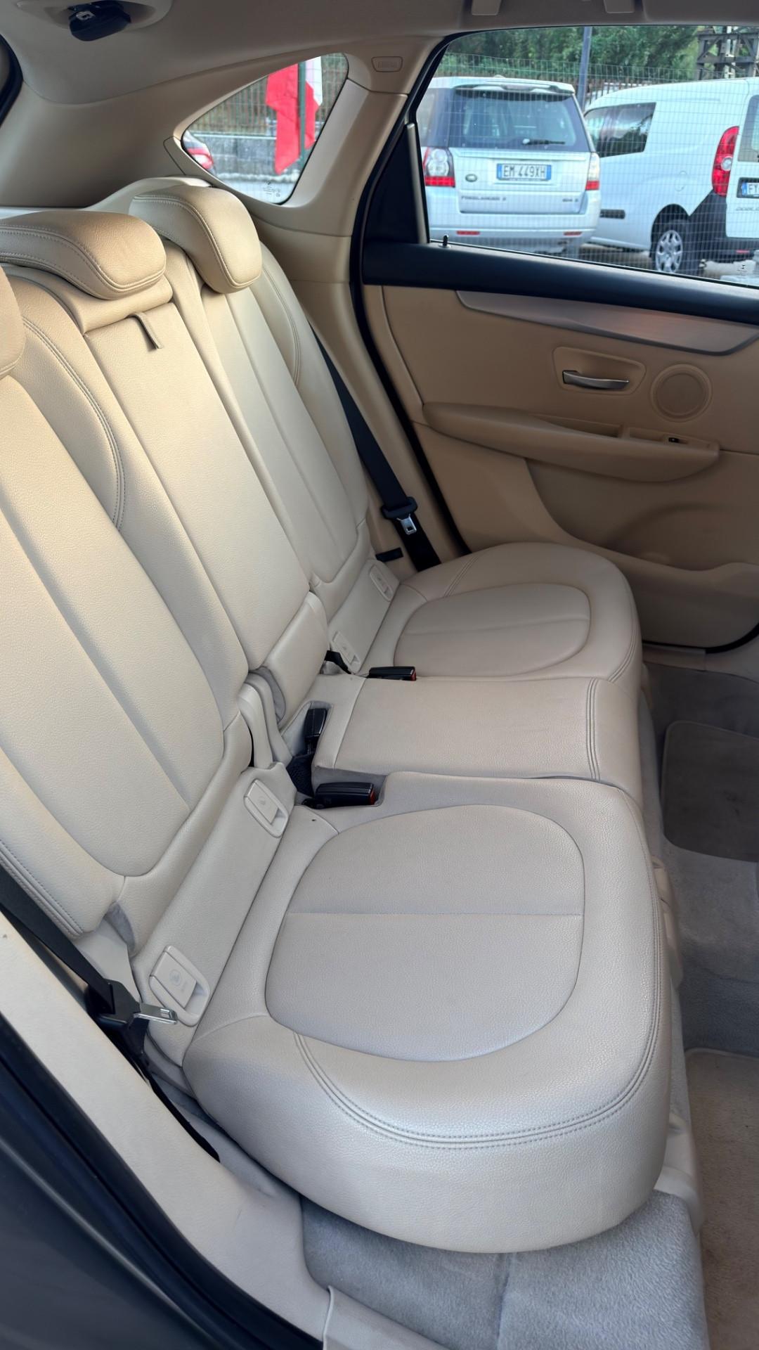 Bmw 2er Active Tourer 218d Luxury