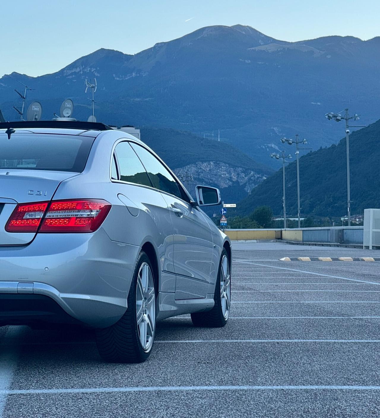 Mercedes-benz E220 Avantgarde AMG FULL OPT.