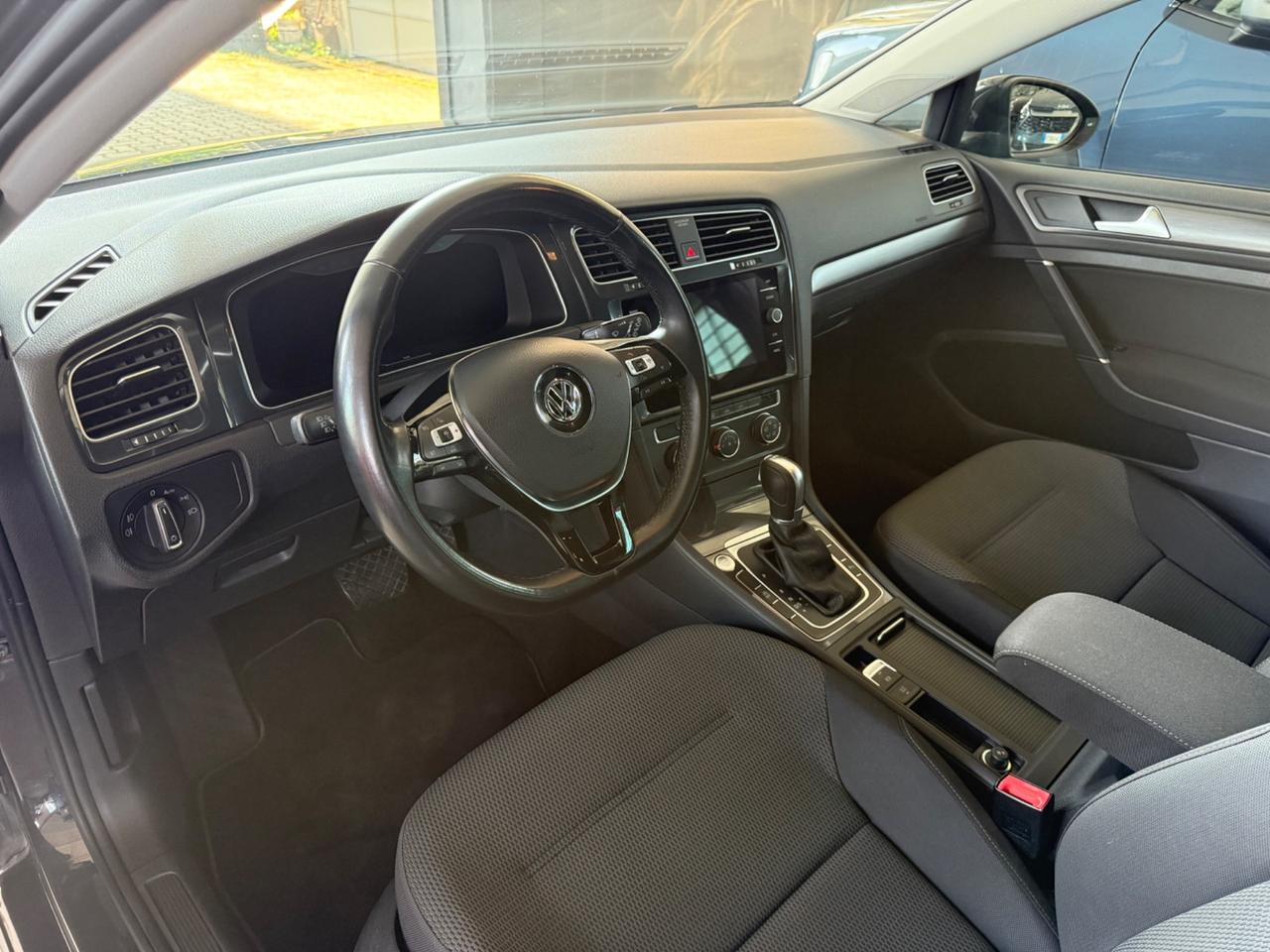 Volkswagen Golf 1.0 TSI 110 CV DSG 5p. Business BlueMotion Technology