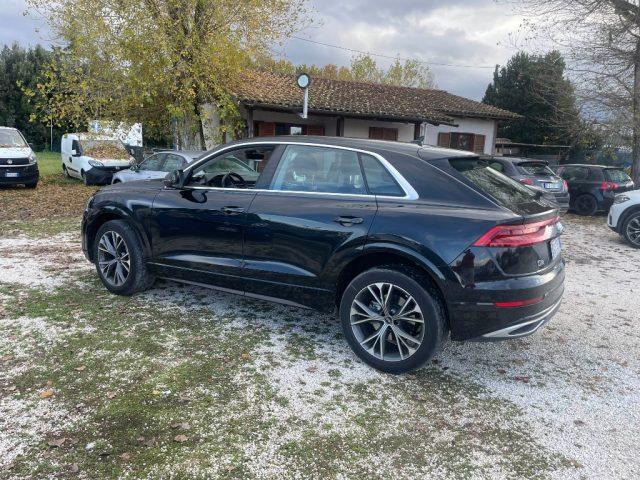AUDI Q8 45 TDI quattro tiptronic Sport