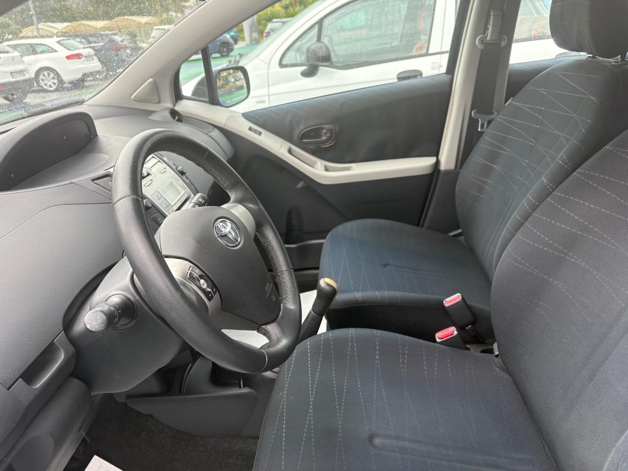 Toyota Yaris 1.0 5 porte Sol