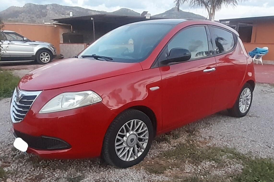 Lancia Ypsilon 1.2 69 CV 5 porte S&S Platinum