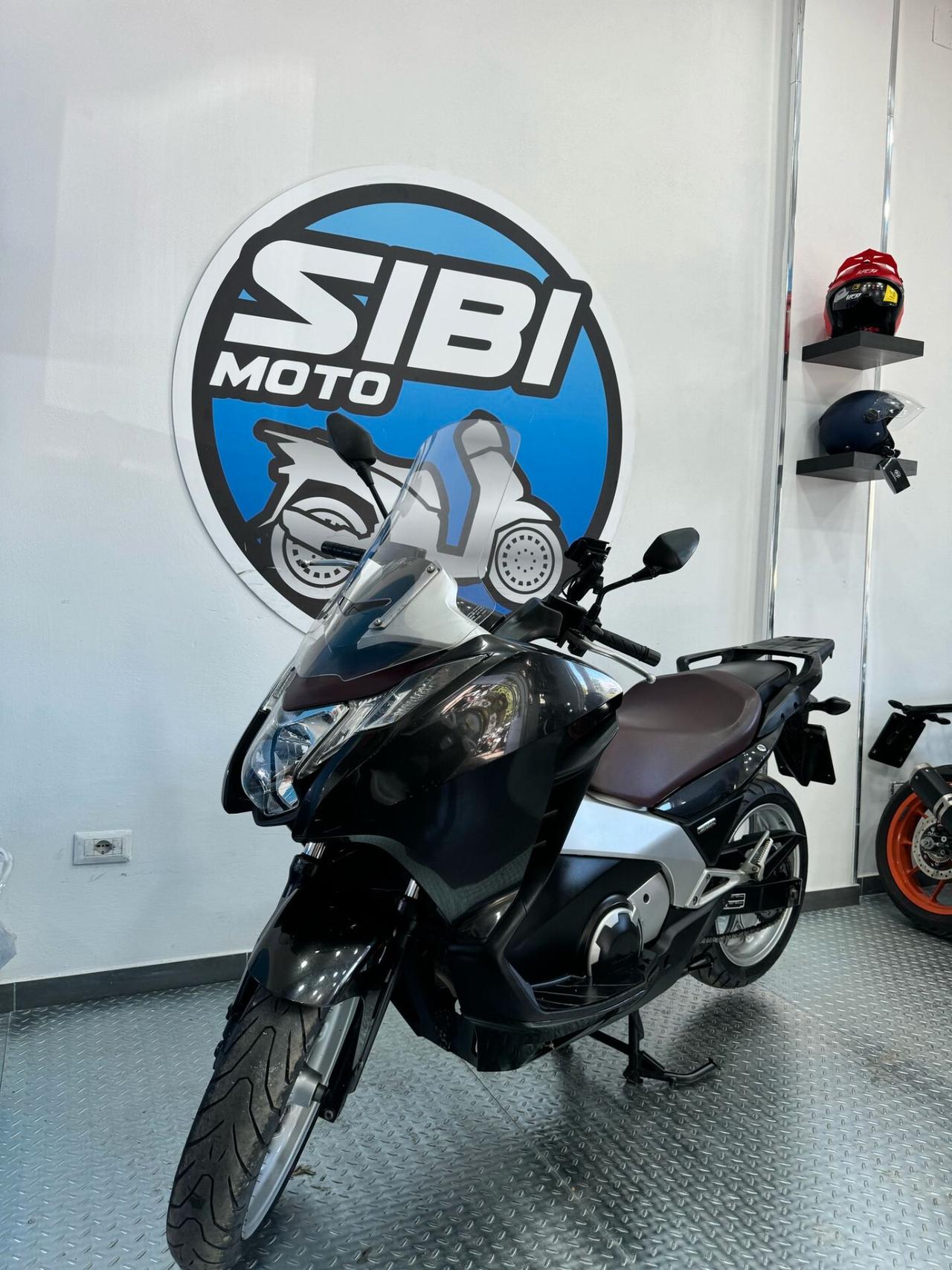 HONDA INTEGRA 700