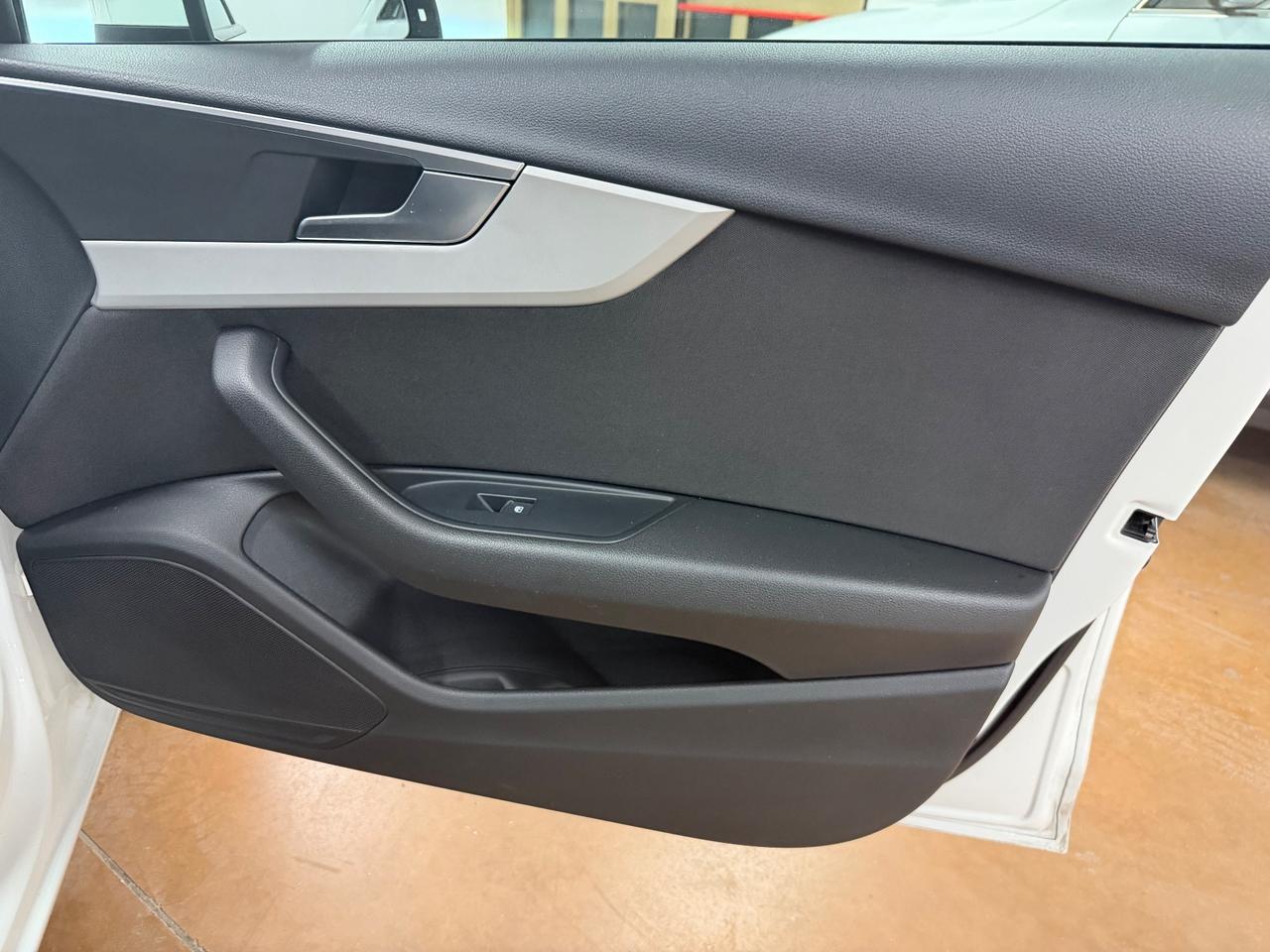 Audi A4 Avant 2.0 TDI 122 CV S tronic Business Sport