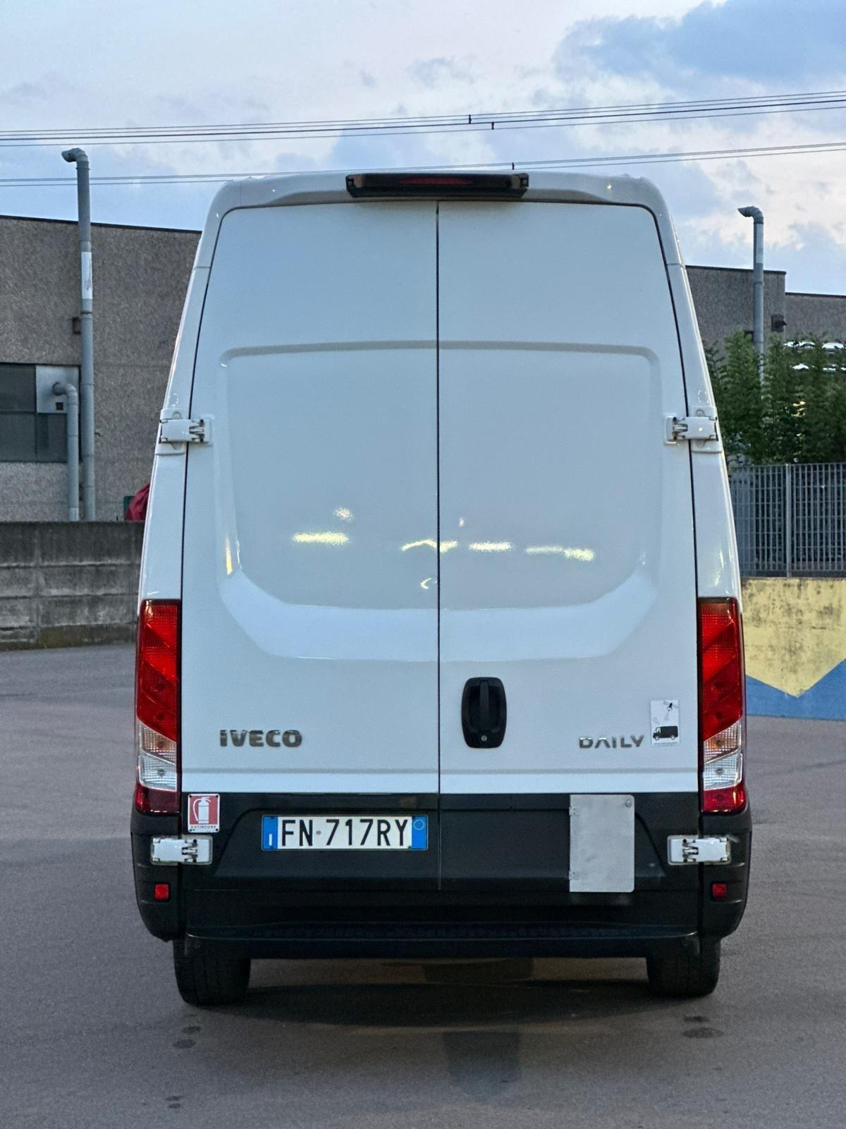Iveco Dailly anno 2019 cc 2.3 euro 6 B