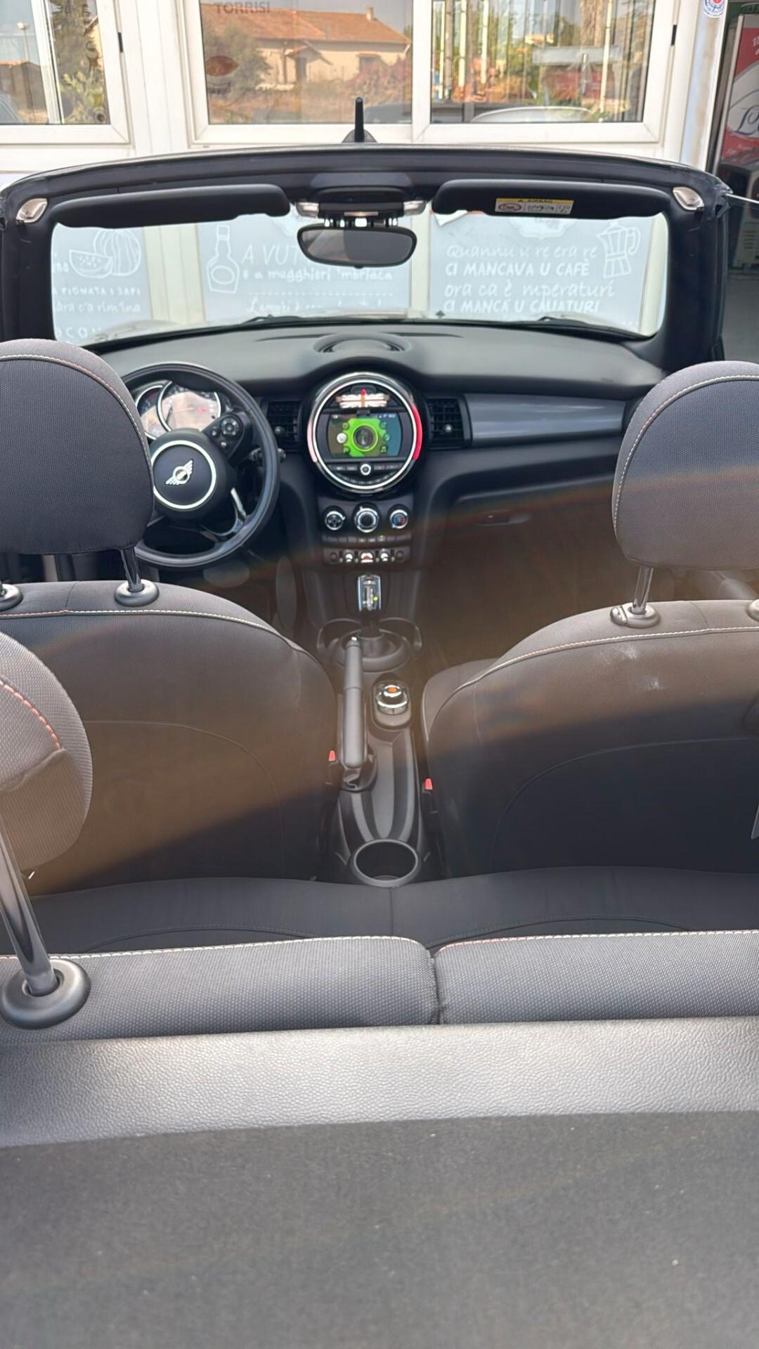 Mini 1.5 Cooper D Cabrio