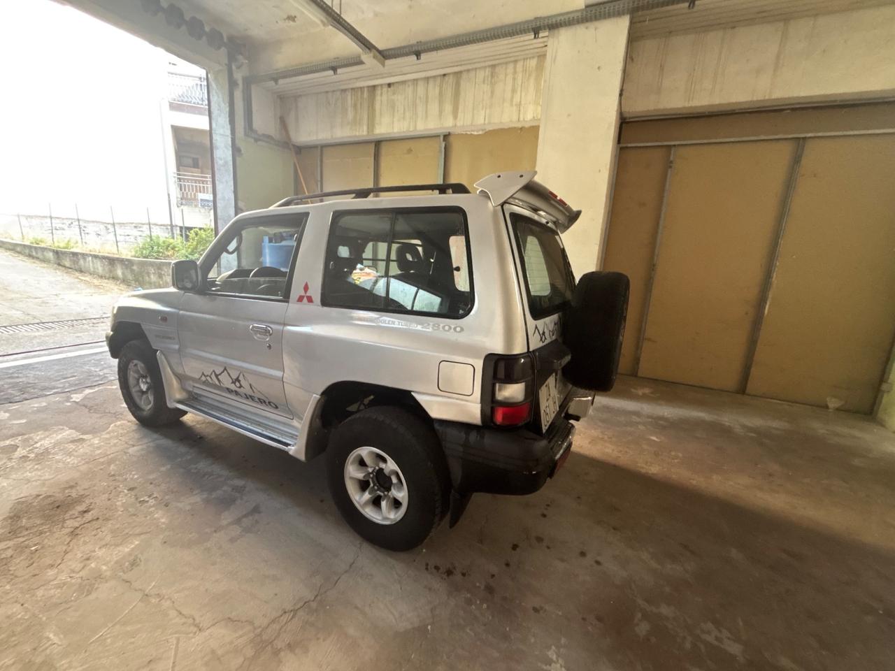 Mitsubishi Pajero 2.8 TDI MT GLS Target Autocarro
