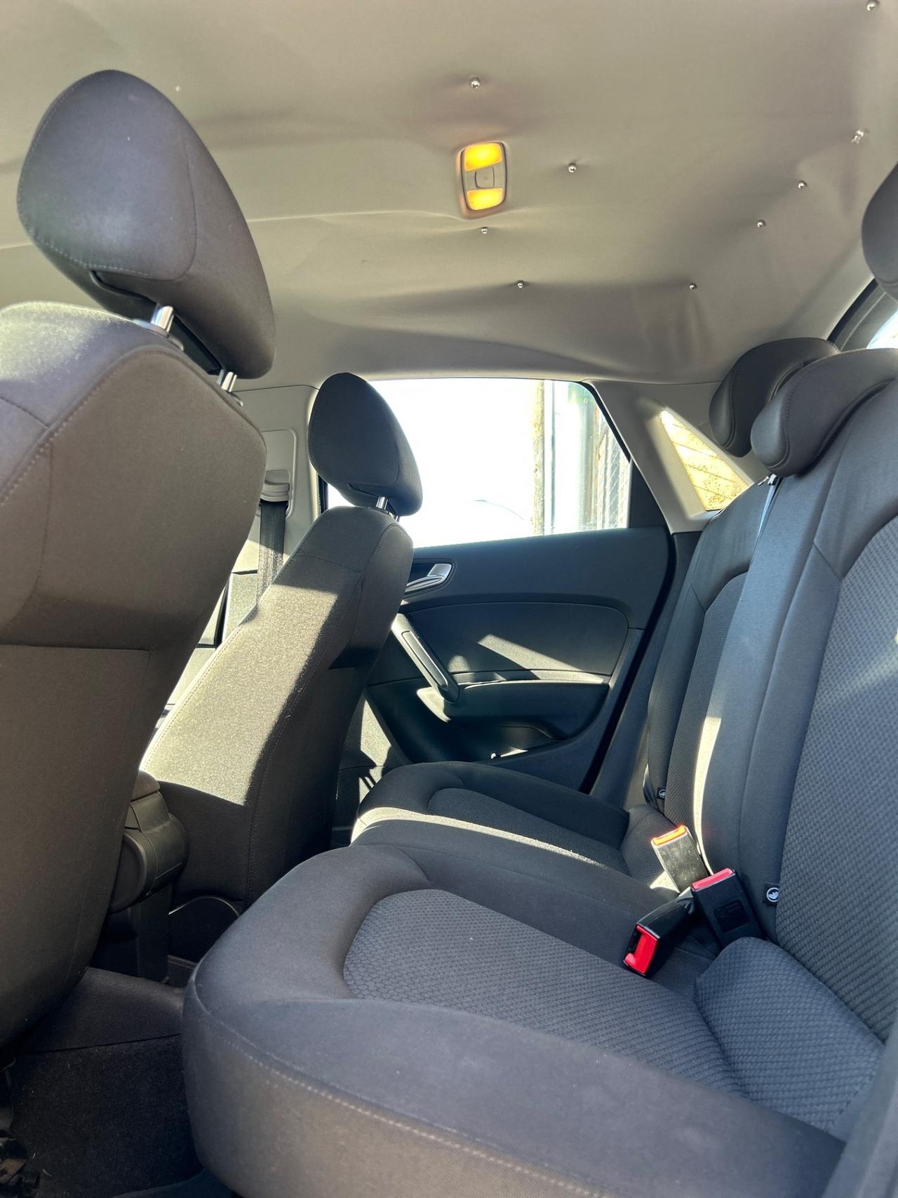 Audi A1 1.4 tdi 90cv S tronic-2015