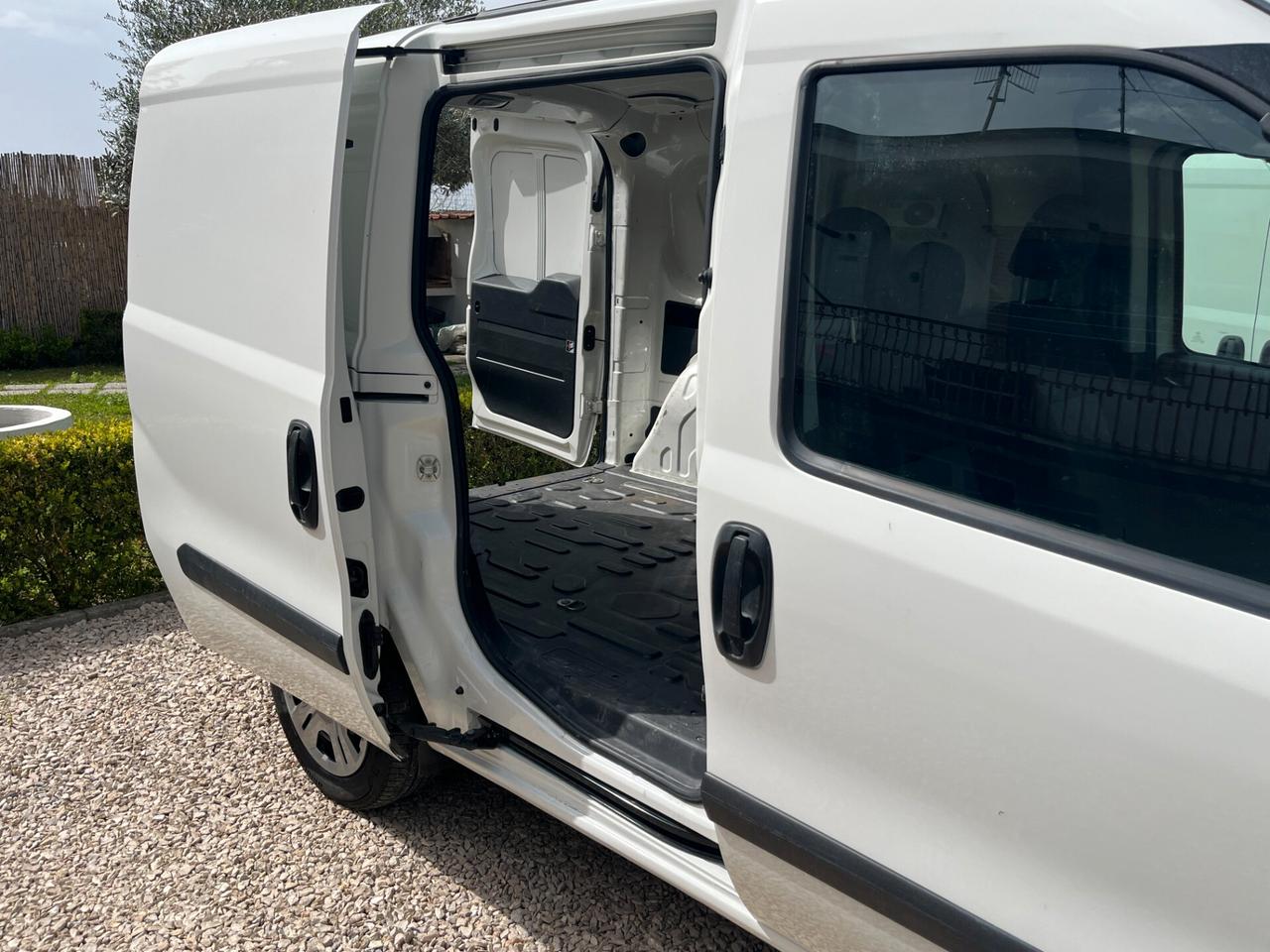 Fiat Doblo ’ 1.6 DIESEL 3 POSTI 2021