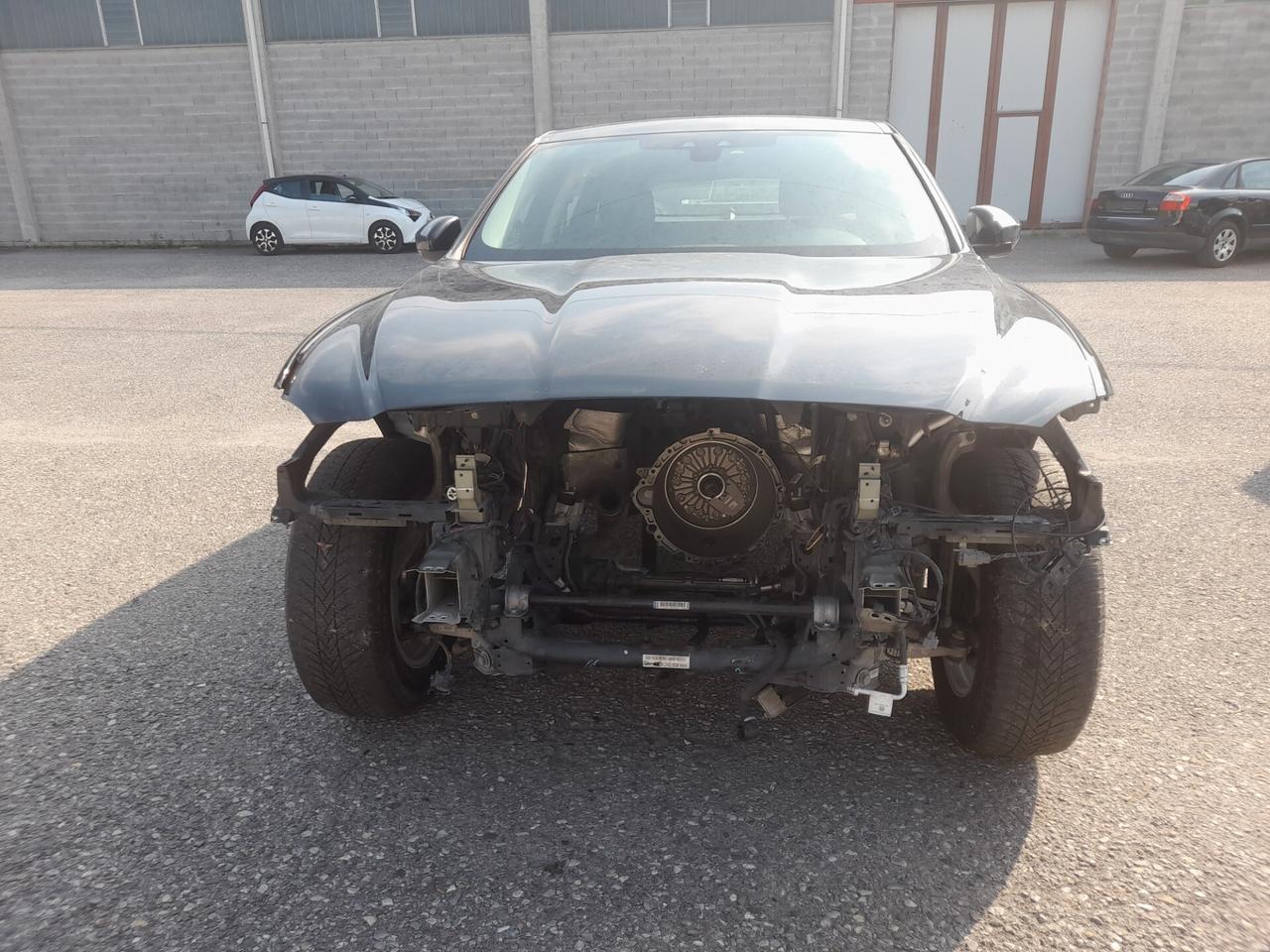 Jaguar F-Pace 2.0 D 180 CV AWD Prestige