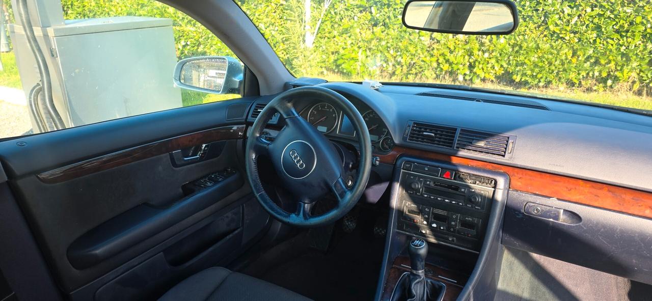 Audi A4 2.0 20V cat
