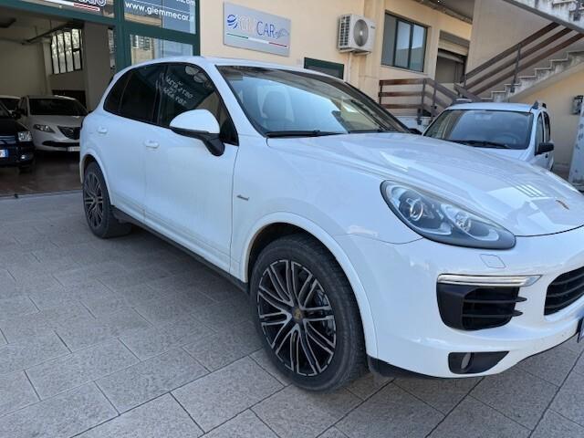 Porsche Cayenne 3.0 Diesel Platinum Edition cv 250