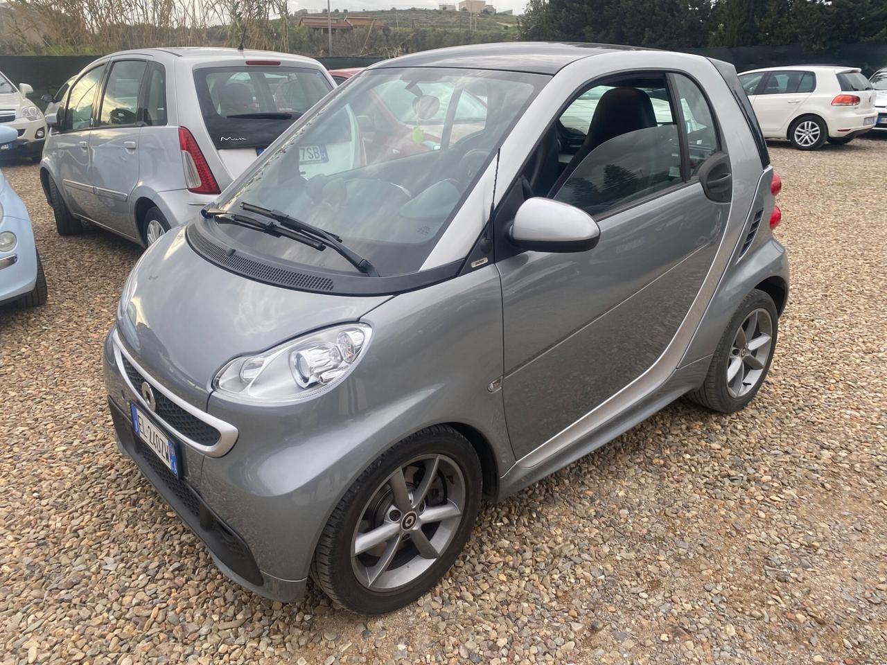 Smart ForTwo 1000 52 kW MHD coupé pure