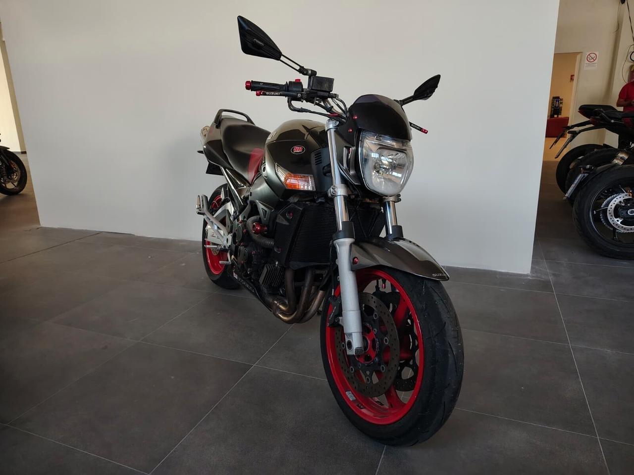 Suzuki GSR 600