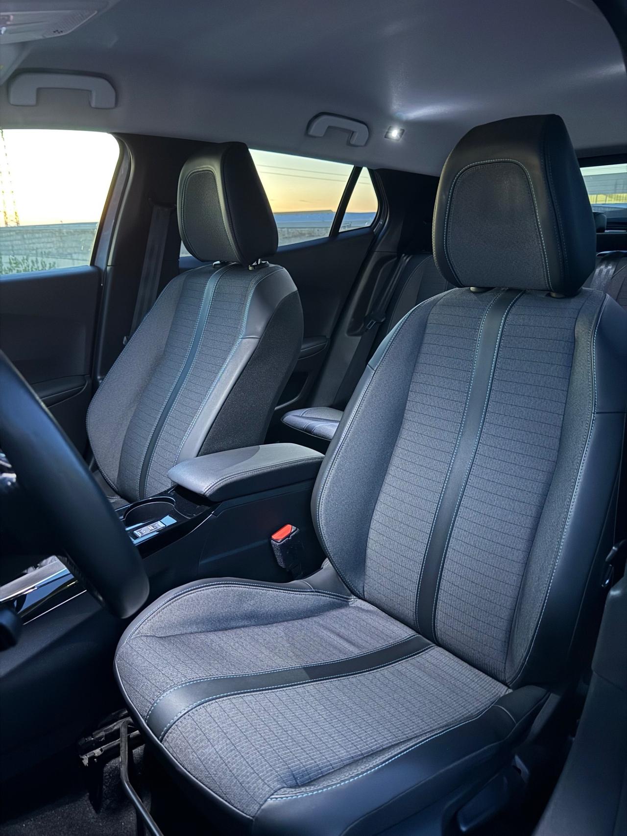 Peugeot 2008 BlueHDi 110 S&S Allure Pack