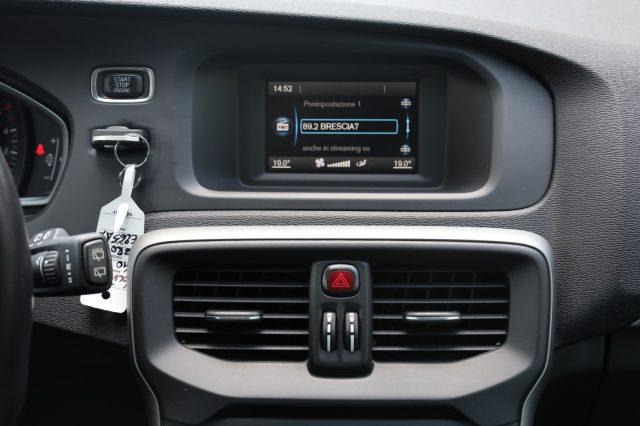 VOLVO V40 D2 2.0d UniPropietario Tagliandata per NEOPATENTAT