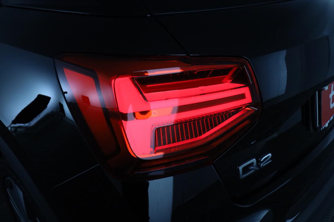 AUDI Q2 35 TFSI S tronic Business