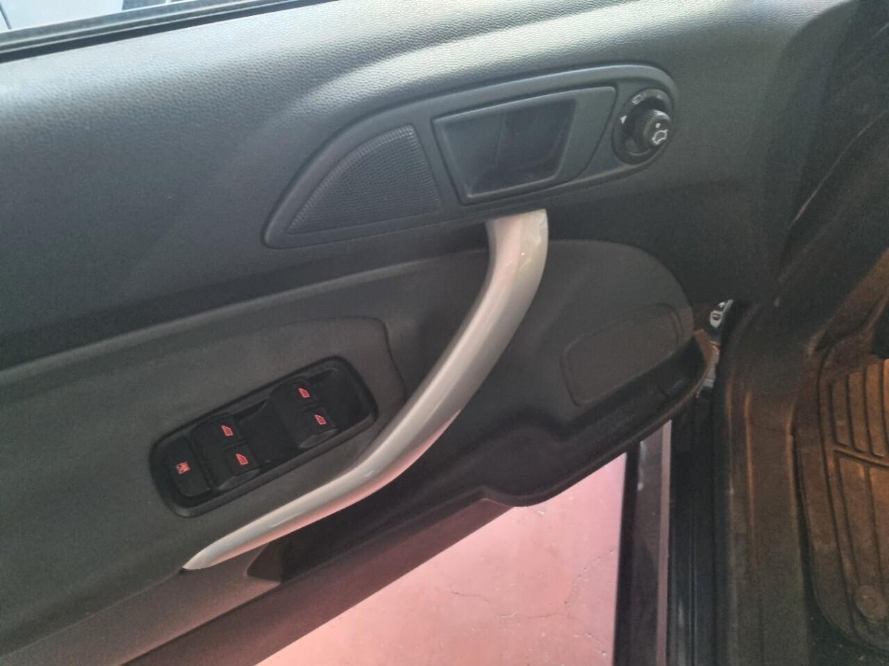 Ford Fiesta 1.4 TDCi 5p. Titanium