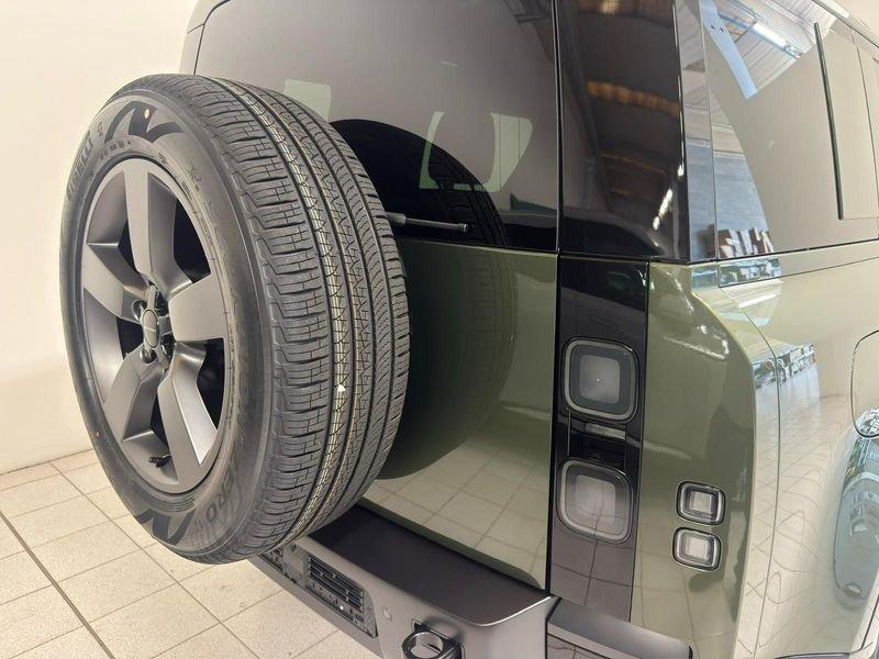 Land Rover Defender D200 AWD Auto 110 X-Dynamic SE