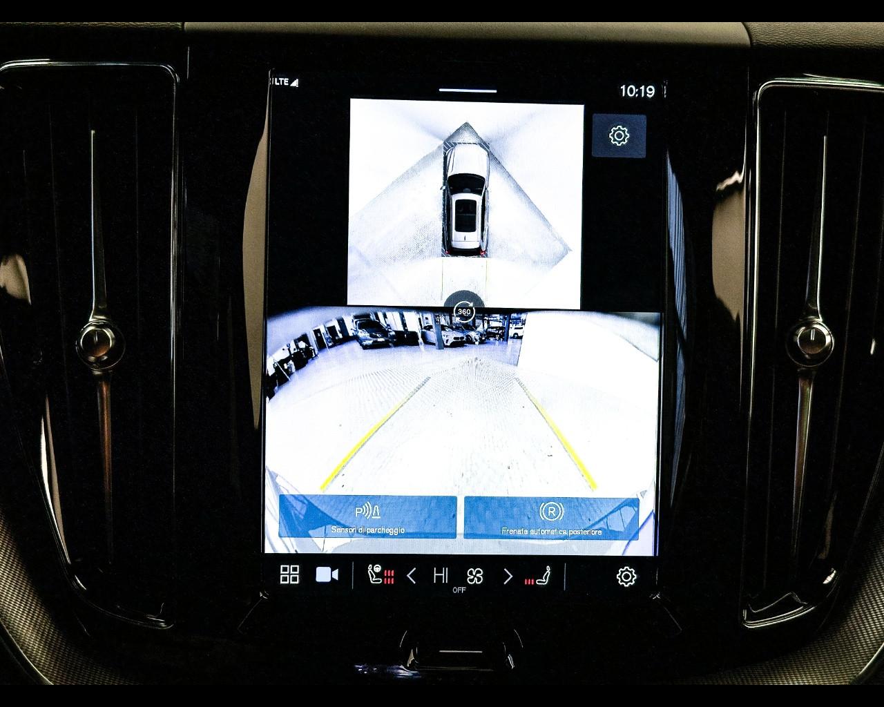 VOLVO XC60 (2017-->) - XC60 T6 Plug-in hybrid AWD automatico Core