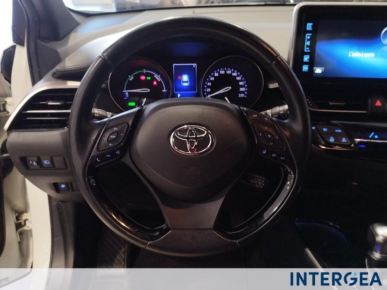 TOYOTA C-HR 1.8h Trend 2wd e-cvt