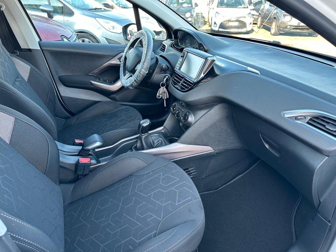 Peugeot 2008 PureTech 82 Allure PROMO FIN. 5300€