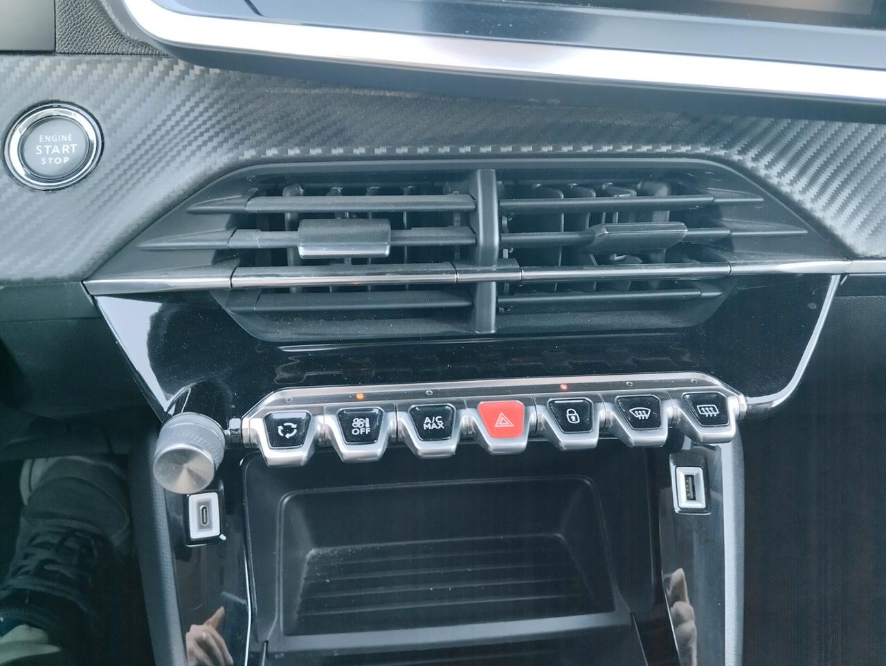 Peugeot 208 motore elettrico 136 CV 5 porte Active