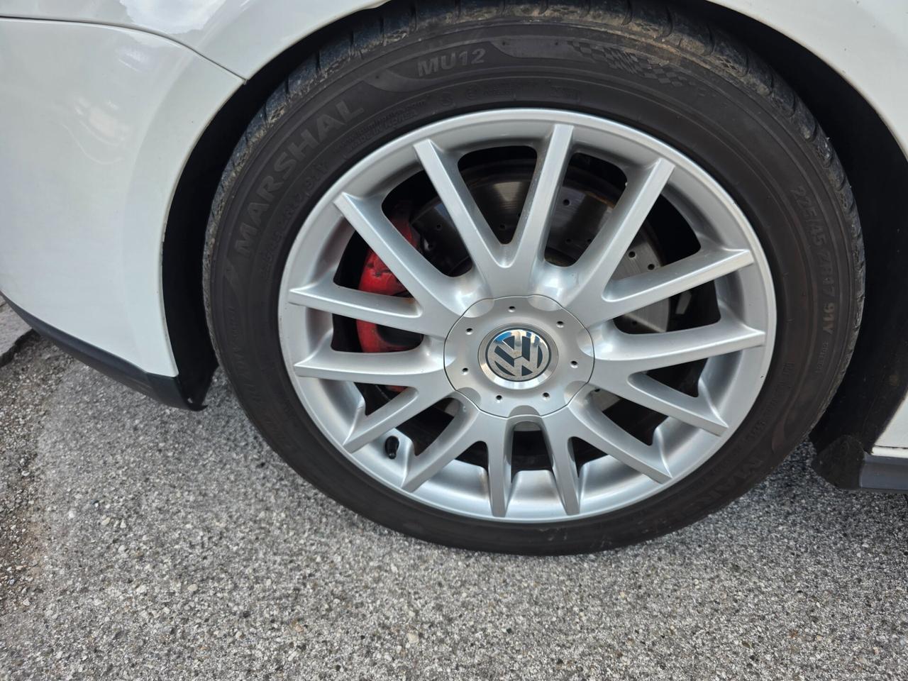 Volkswagen Golf GTD anno 2008 con 313.500 Motore sost