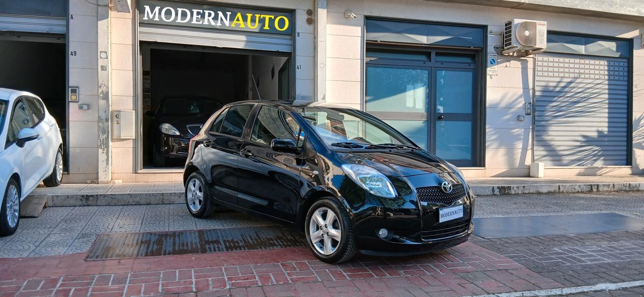 TOYOTA YARIS 1.0 GPL 5 PORTE PARI AL NUOVO