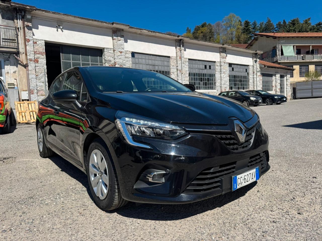 renault clio adatta a neop. garantita