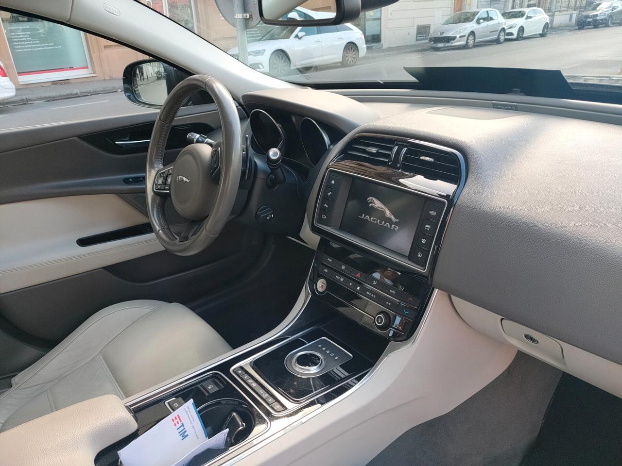 Jaguar XE 2.0 D 180 CV AWD aut. Portfolio