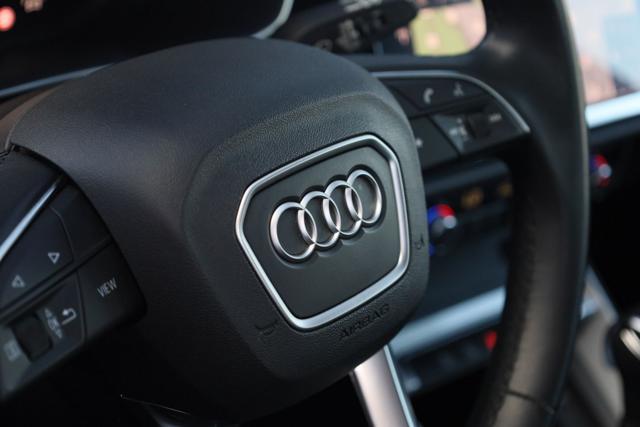 AUDI Q3 35 TDI S tronic Business Advanced