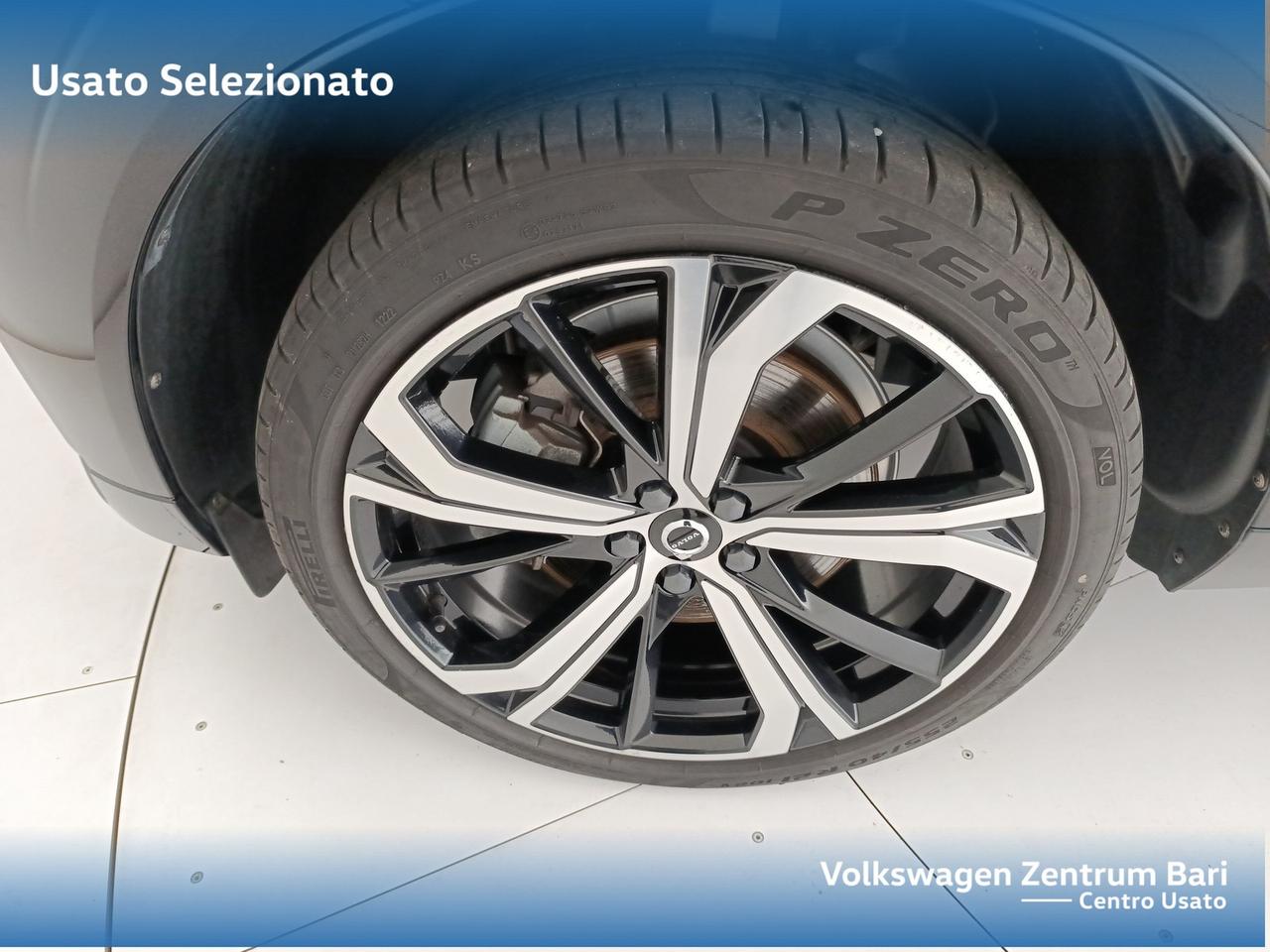 Volvo XC60 2.0 b4 plus dark awd auto