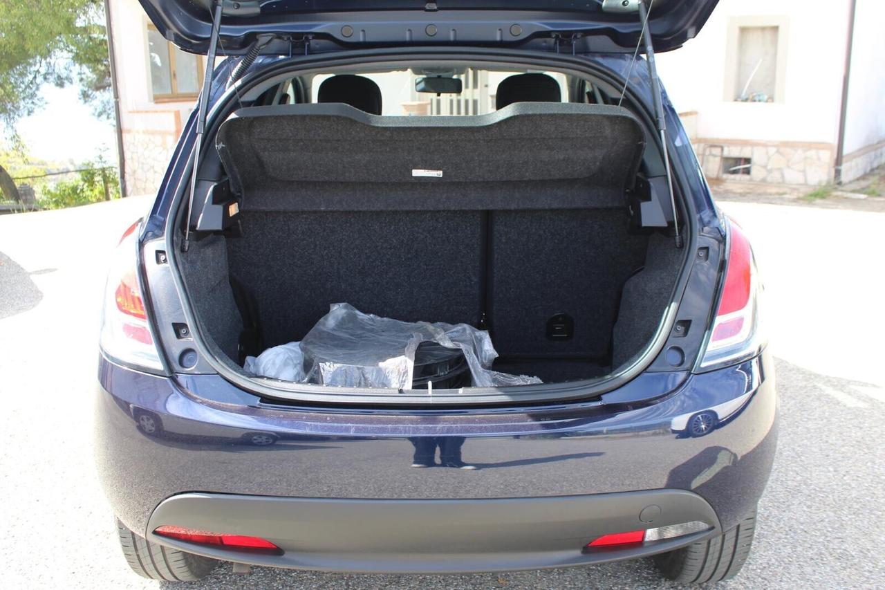 Lancia Ypsilon 1.0 FireFly 5 porte S&S Hybrid Ecochic Gold