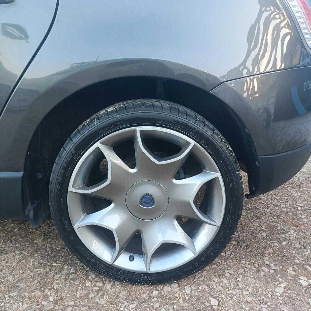 Lancia Delta 1.9 MJT Twinturbo DPF Executive