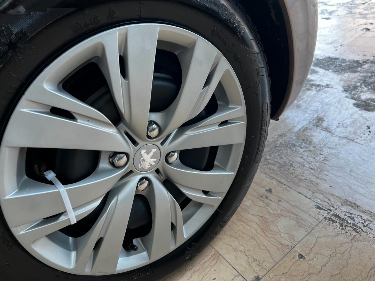 Peugeot 208 1.6 e-HDi 92 CV Stop&Start 5 porte Allure