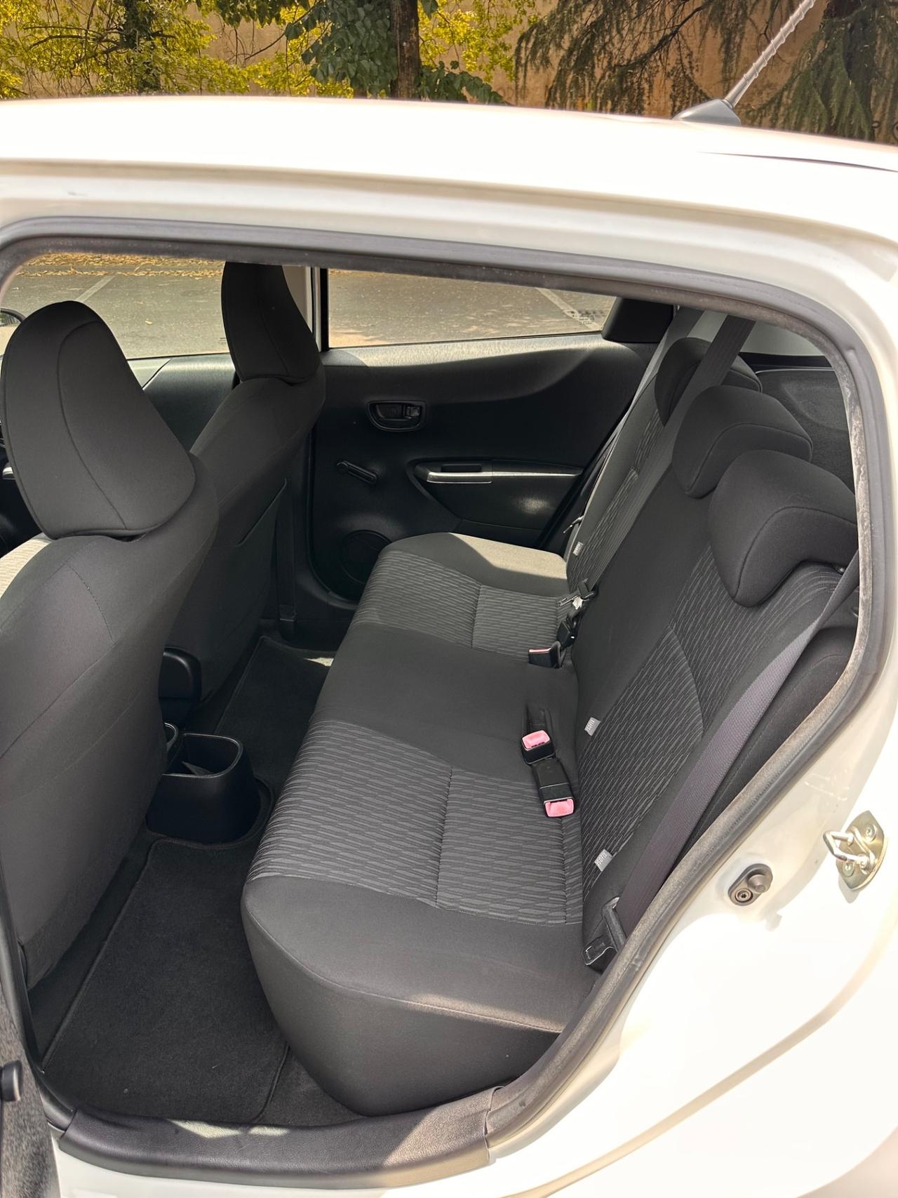 Toyota Yaris 1.0 5P Lounge