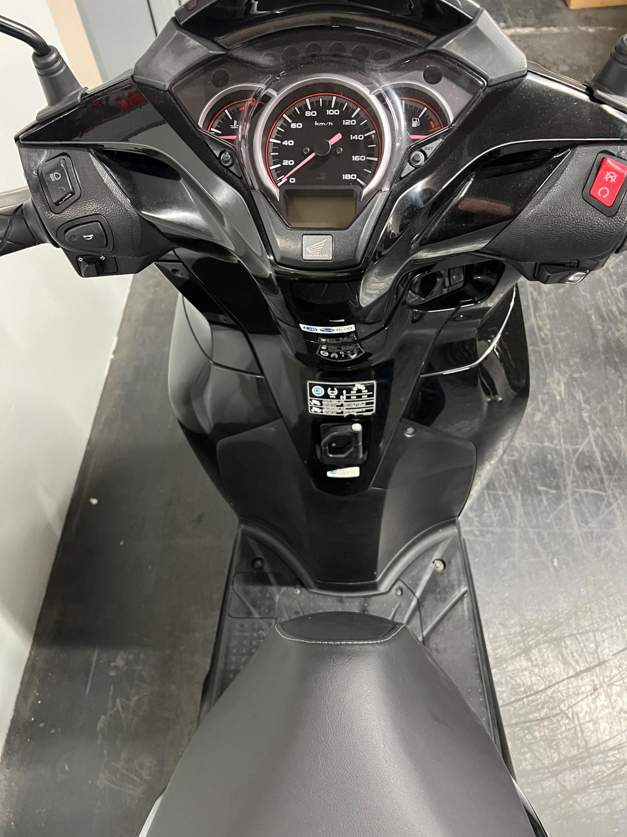 Honda SH 300