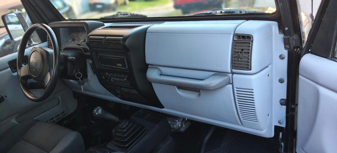 Jeep Wrangler 2.5 Soft top 4 posti