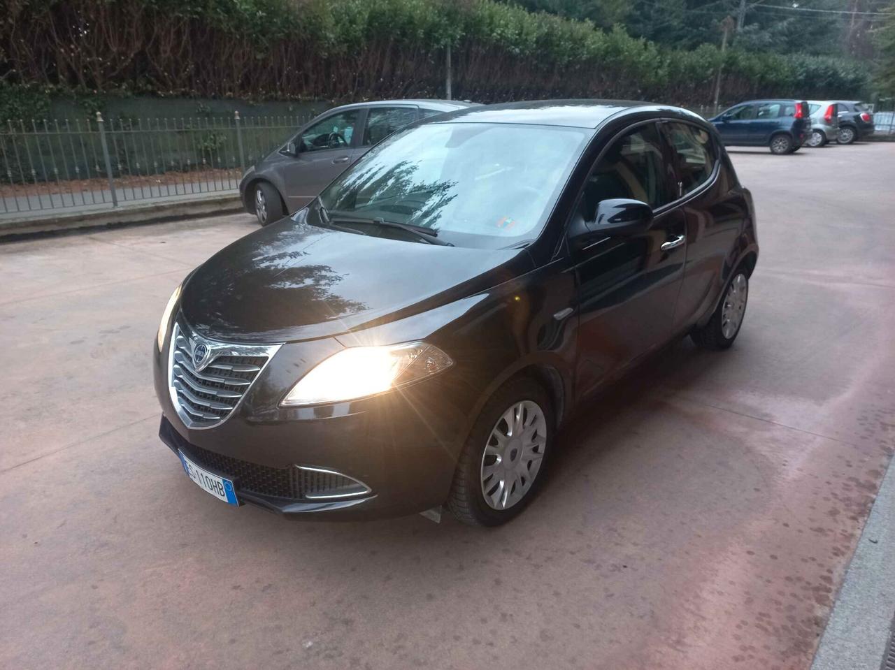 Lancia Ypsilon 1.3 MJT 16V 95 CV 5 porte S&S Silver